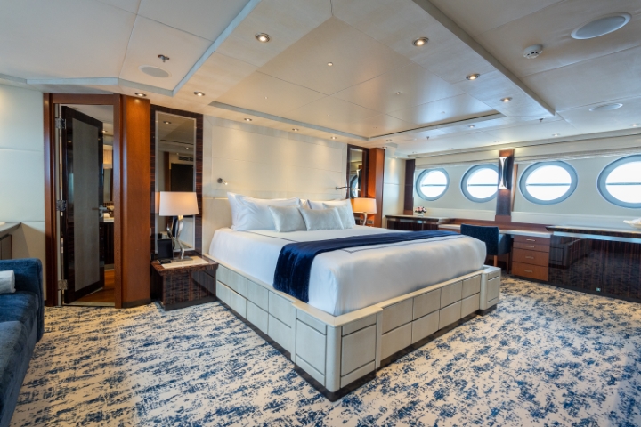 yacht aquanova master bedroom