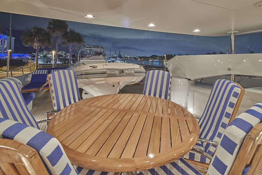 Yacht Favor Bridge Deck Dining Table