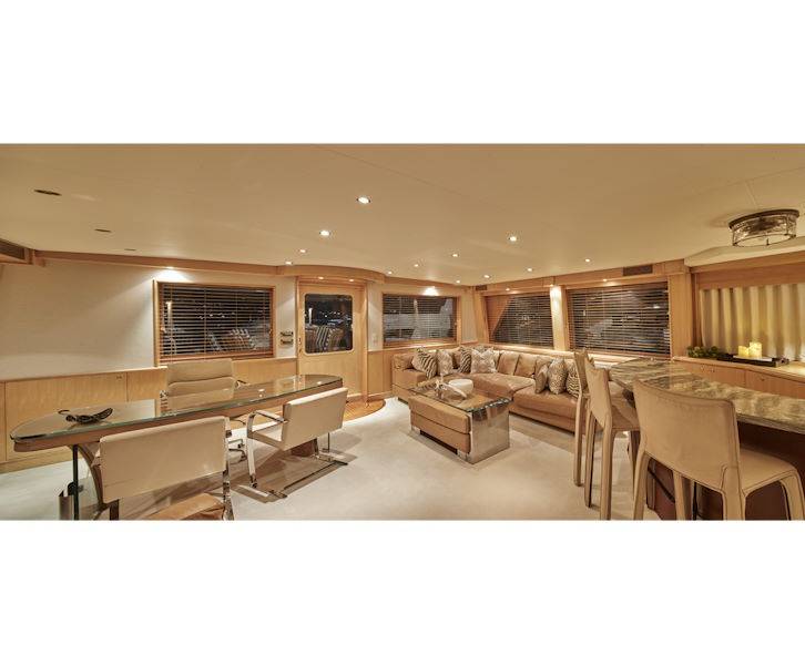 Yacht Favor Bridge Deck Salon