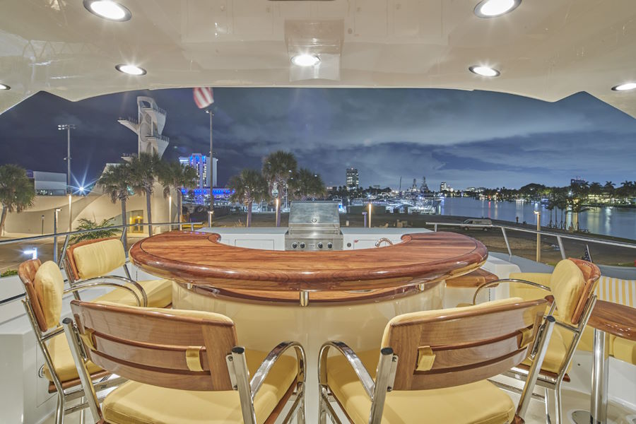 Yacht Favor Flybridge Bar And BBQ