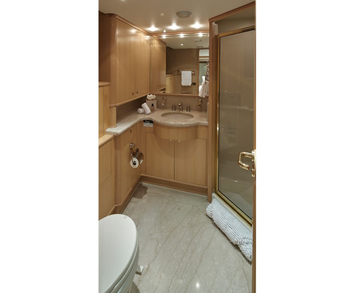 Yacht Favor Guest Bathroom