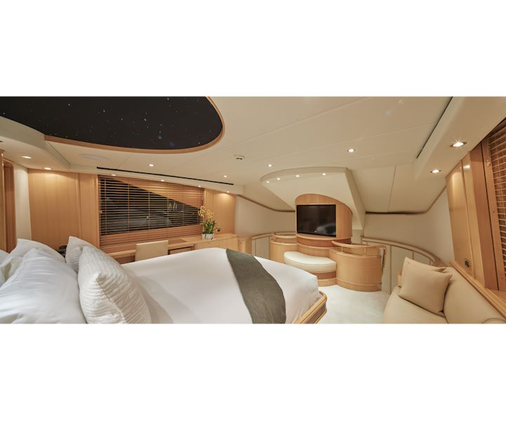 Yacht Favor Master Cabin 2