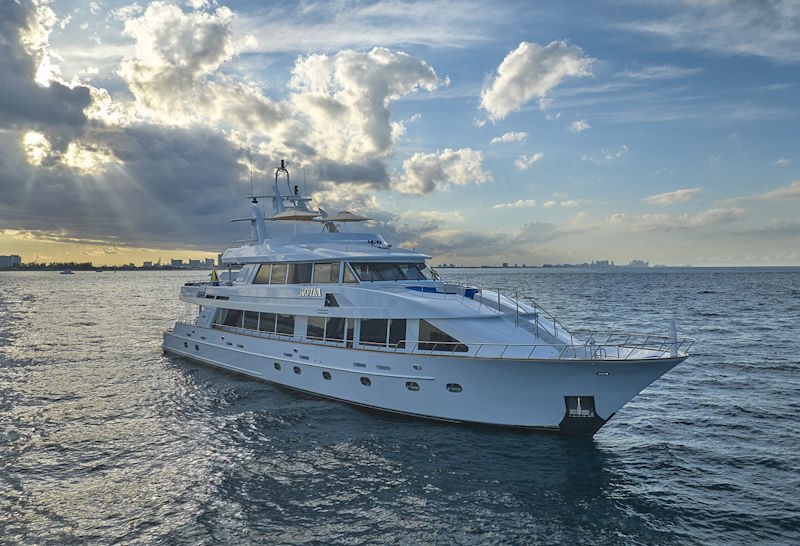 Favor 37m Cresent Custom Yachts