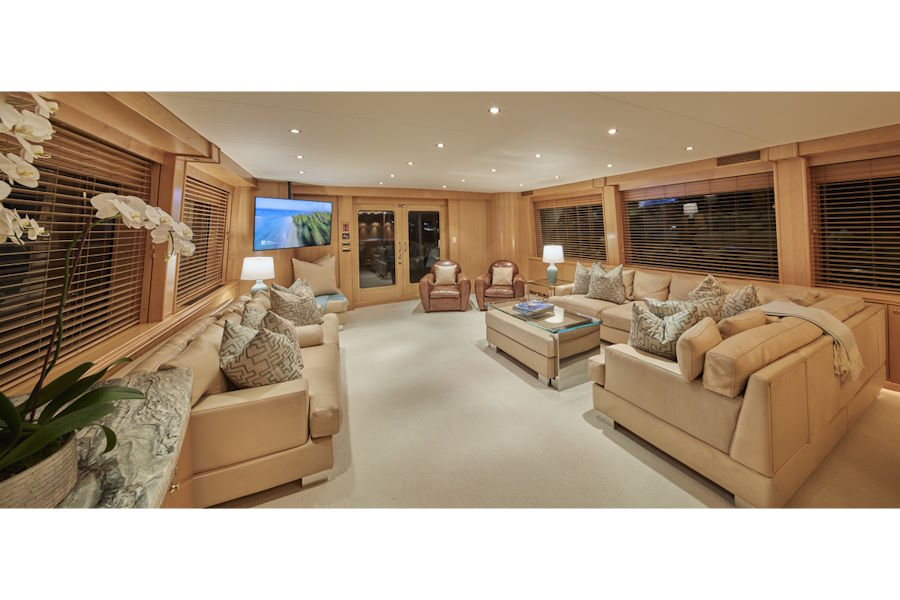 Yacht Favor Salon 2