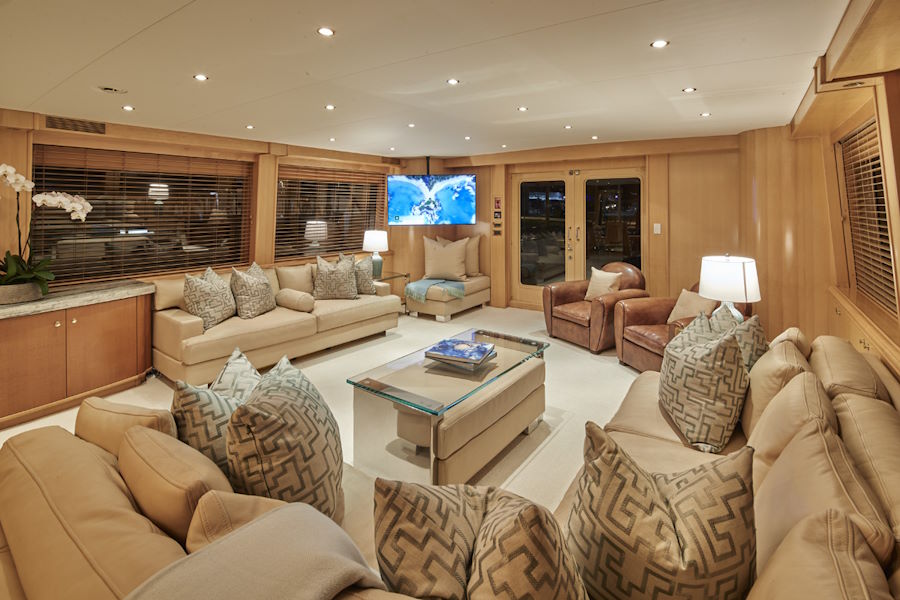 Yacht Favor Salon