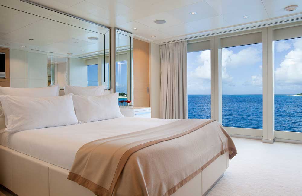 Yacht Idol guest bedroom