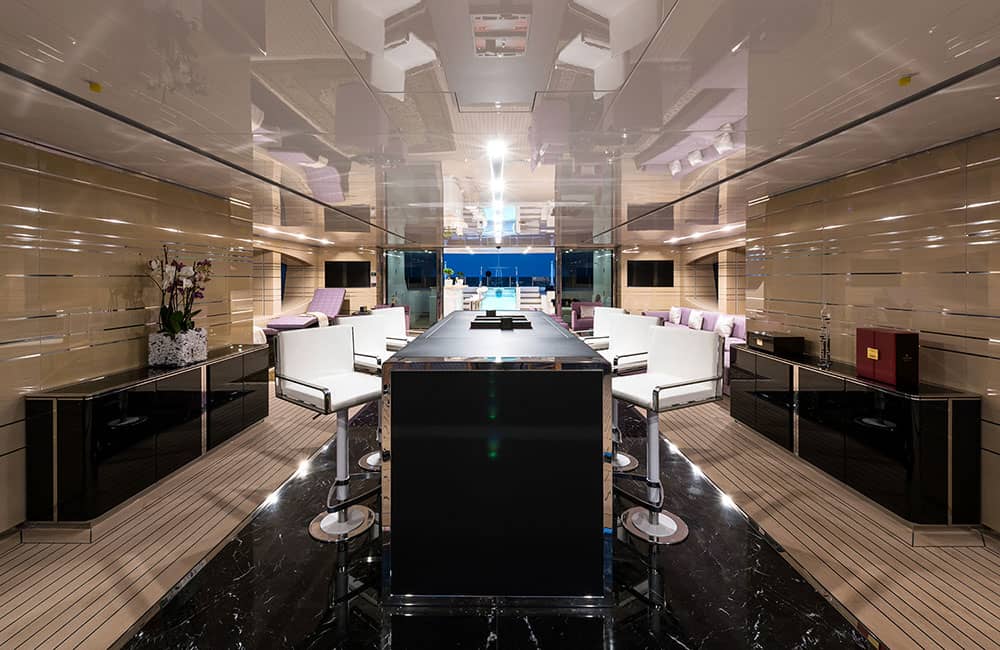 Irimari inside bar with bar stools