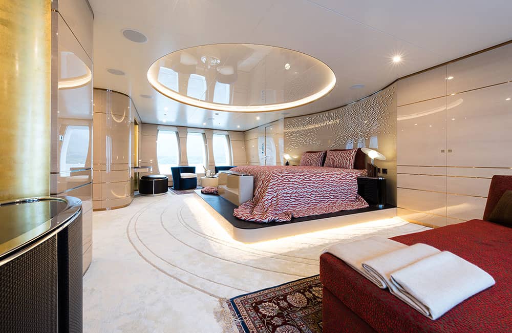 Master bedroom with ocean view on MY Irimari