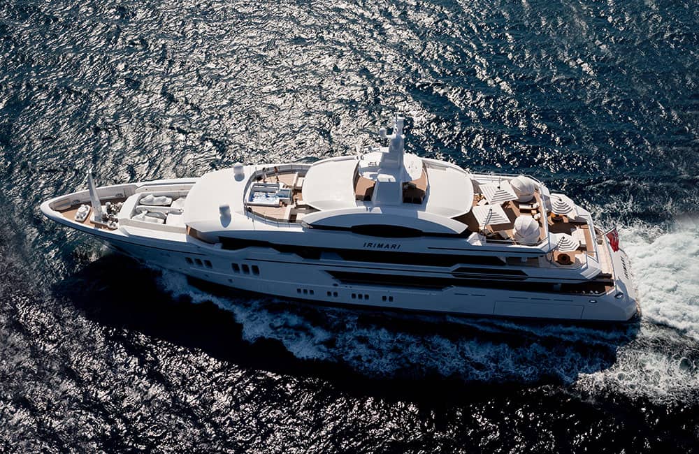 Top view of motor yacht Irimari cruising