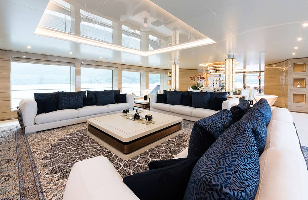 Yacht Irimari living room