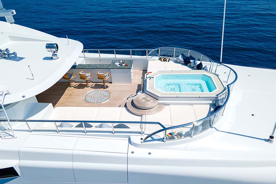 Yacht Kaiser Sundeck Hot Tub