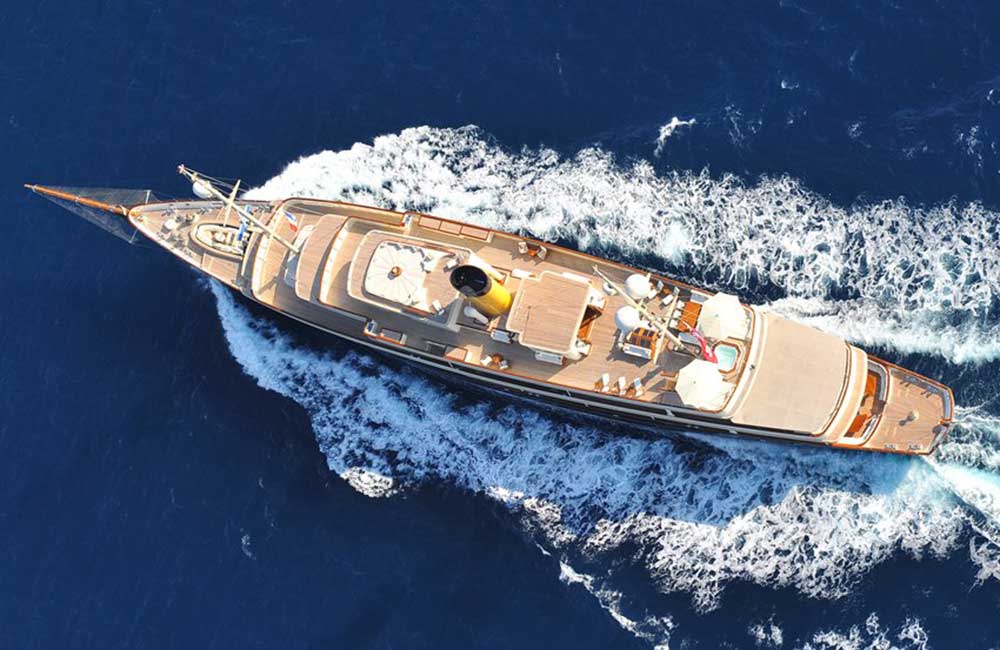 Top view of yacht Nero