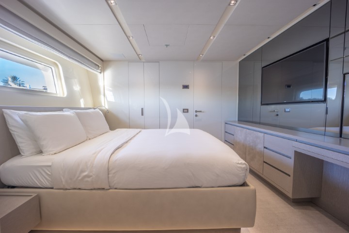 yacht phoenix bedroom2 closet and tv view