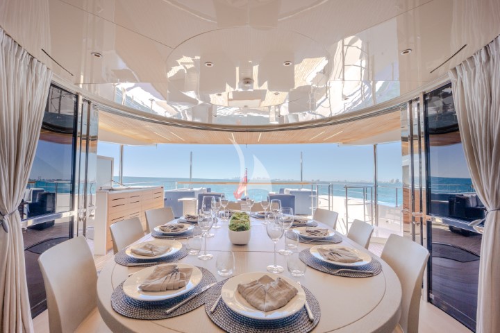 yacht phoenix dining table front view
