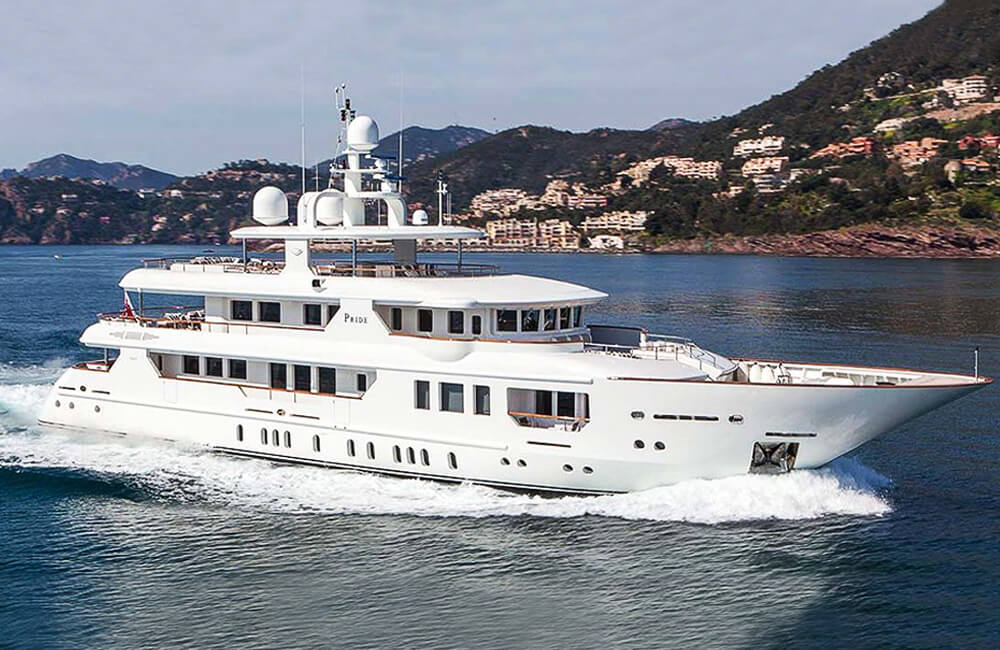 Starboard view of yacht Pride while cruising