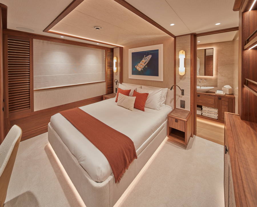 Yacht Solemates Aft Guest Bedroom
