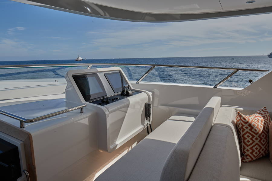 Yacht Solemates Helm Station