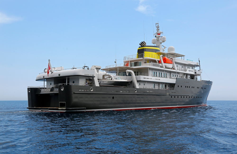Yacht Yersin Starboard