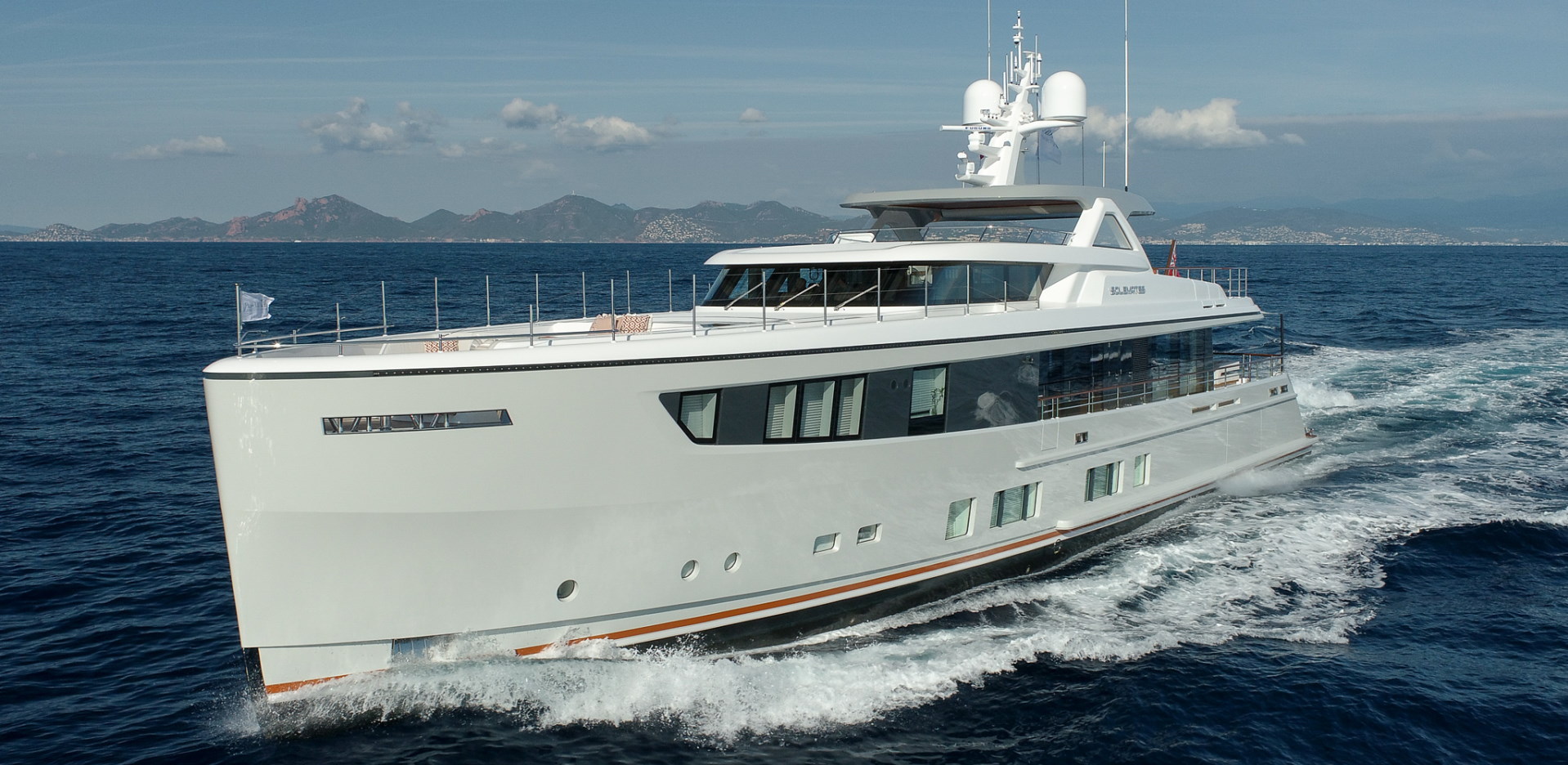 Luxury Yacht Group Central Agency for Solemates Charter