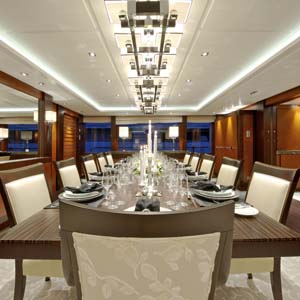 Yachts Large table place setting 2
